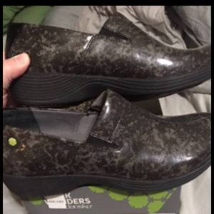COPY - Dansko Clogs - work wonders